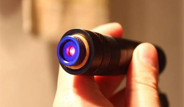 國家強制性標準:消費類激光指示器產品安全標準出臺在即(圖1) 國家強制性標準:消費類激光指示器產品安全標準出臺在即(圖1)